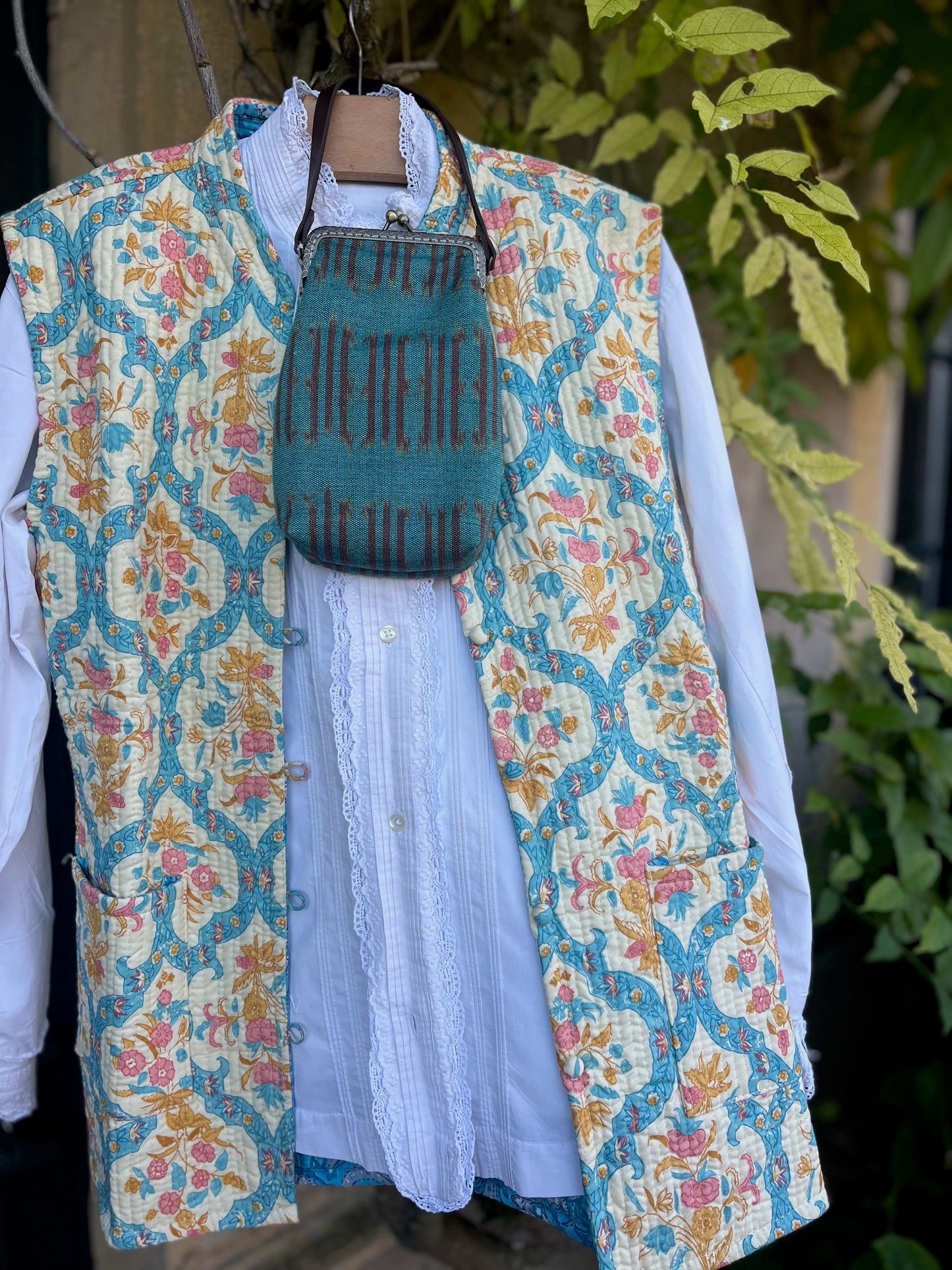 Gilet Kantha Adriana - Sans Manches Réversible Rouge Bleu Femme (M)