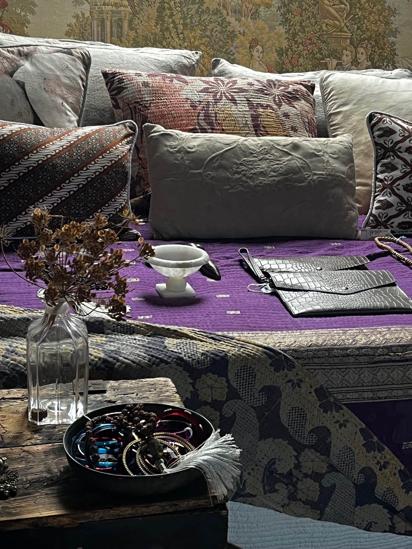 Couvre-lit Kantha en coton utilisé en jeté de canapé, déco bohème chic