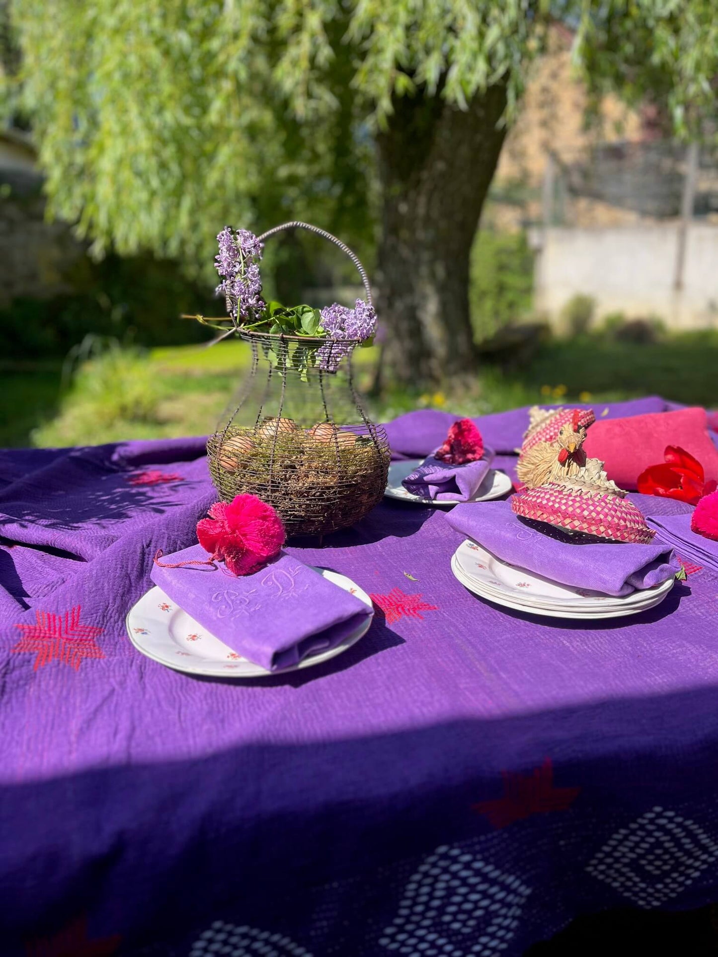 Pliage décoratif de serviettes lilas anciennes, pour art de la table raffiné
