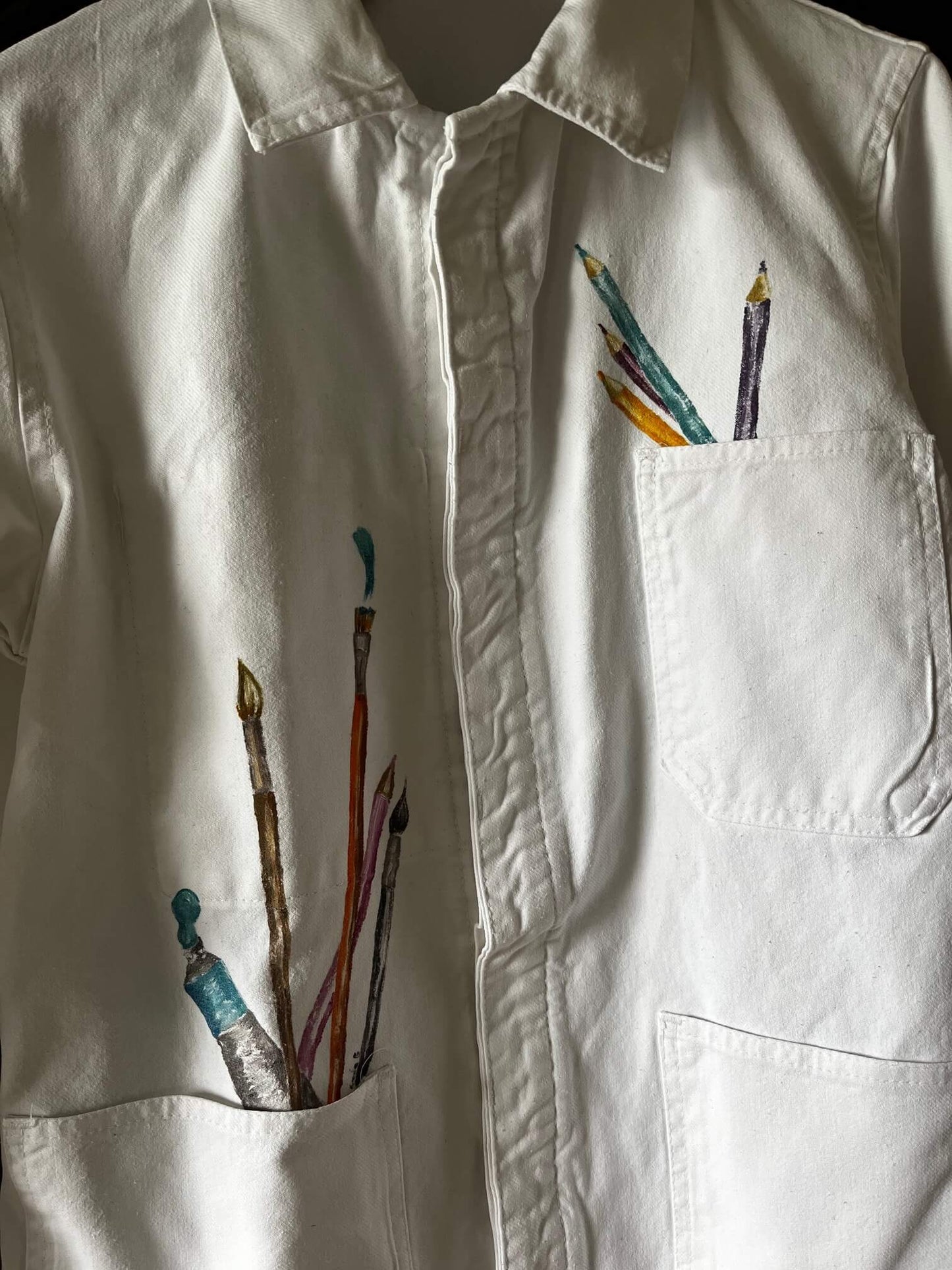 veste peinte à la main pour un produit unique
