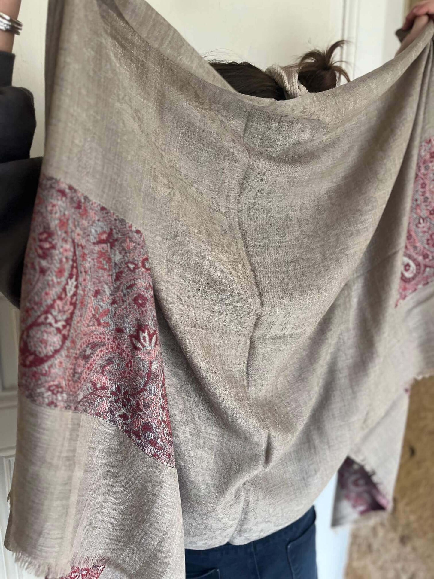 Écharpe douce et chaude pour femme, idéale pour un look élégant