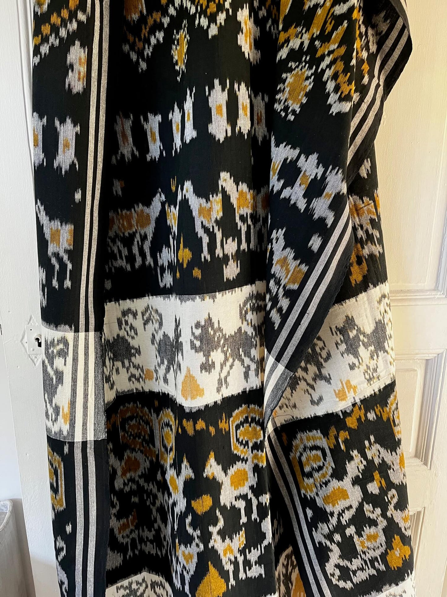 Couvre-lit Ikat jaune, tissé à la main, textile éco-responsable