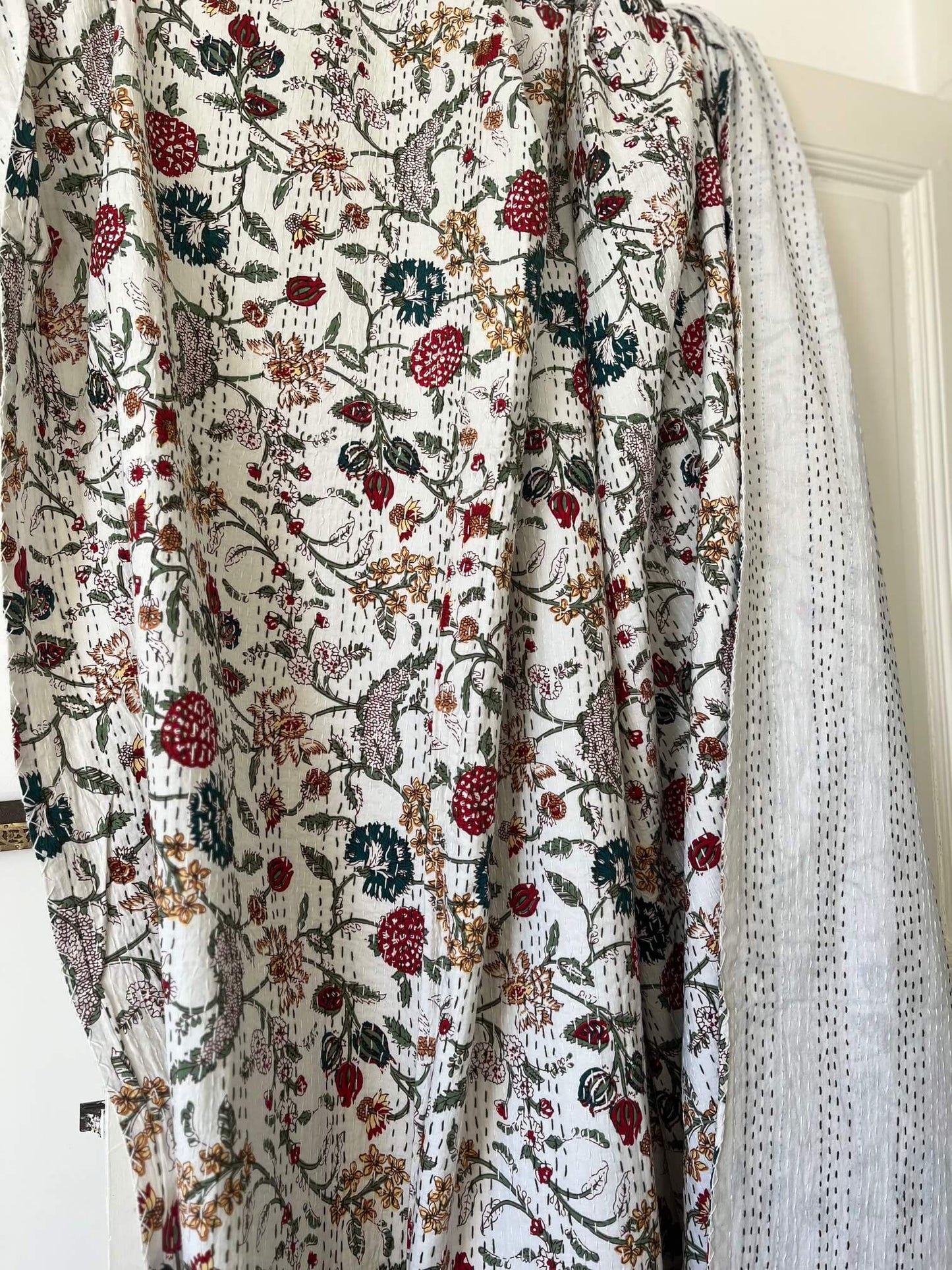 couvre-lit vintage fait main motif floral indien