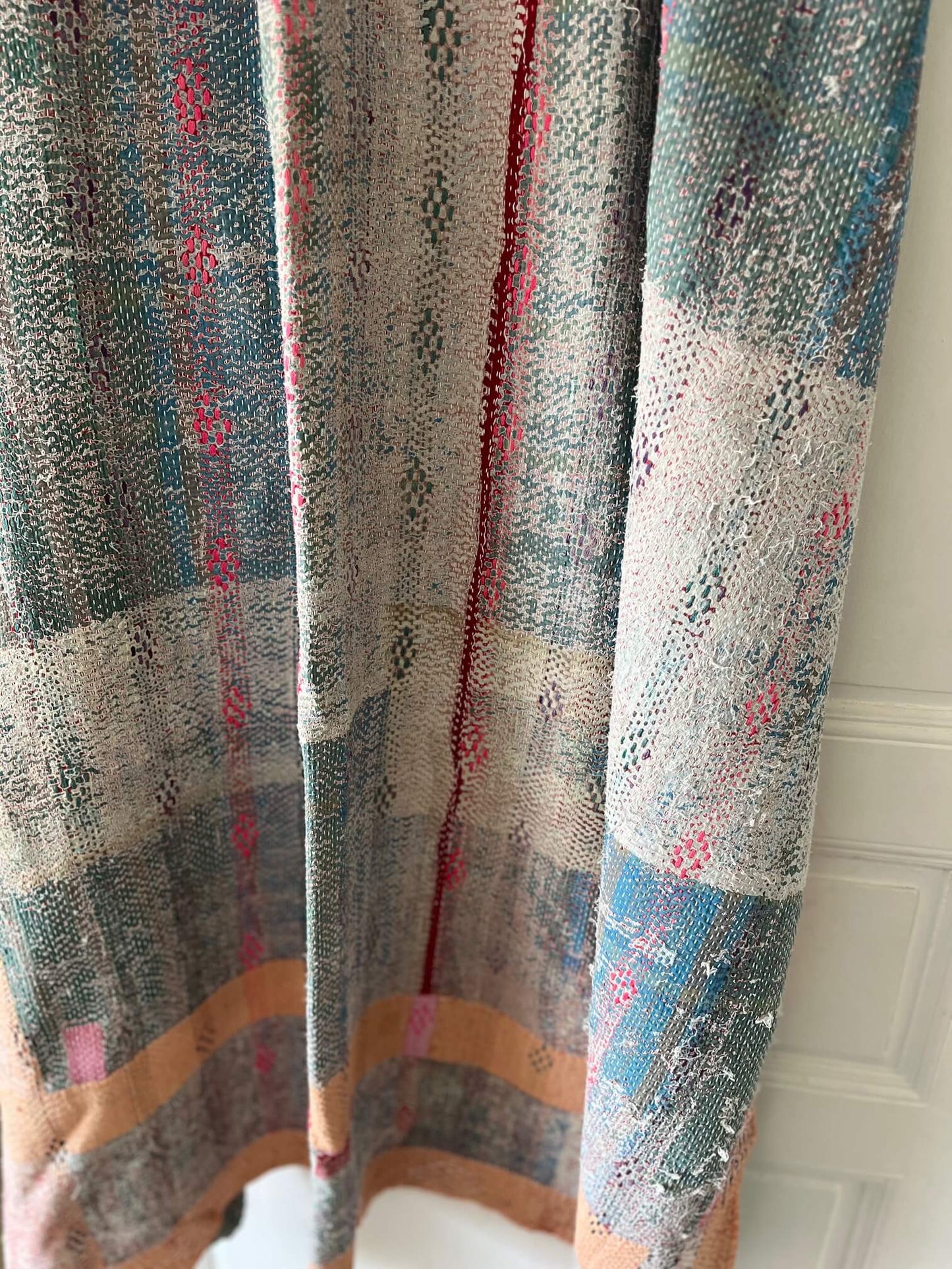 Jeté de lit bohème en coton – textile indien traditionnel brodé main
