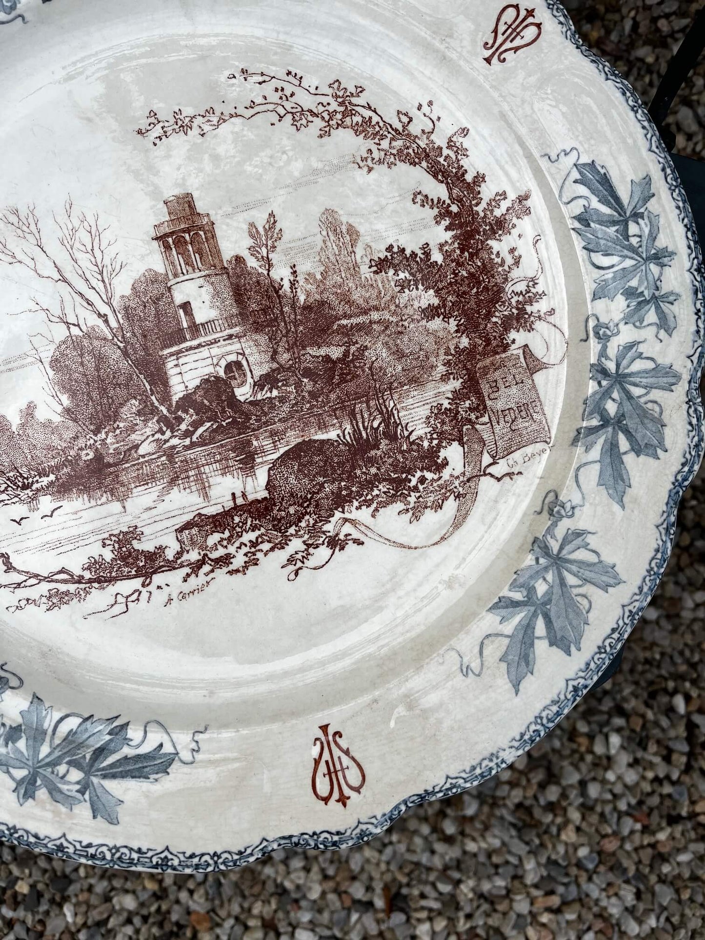 Plat ovale 35 cm en faïence ancienne, Choisy le Roi modèle Louis XIII