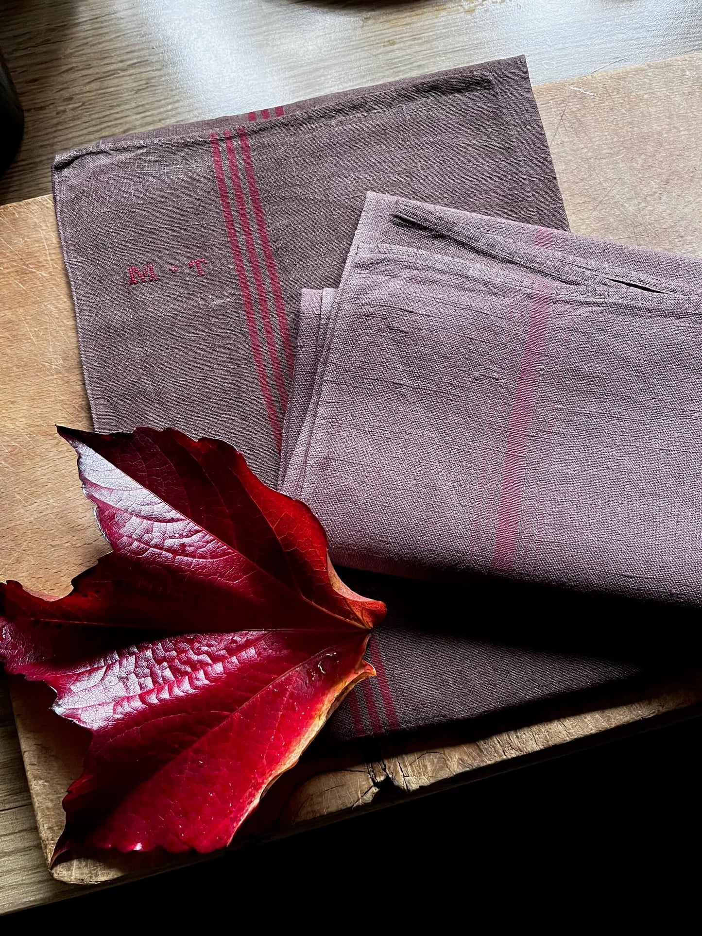 Torchons vintage de cuisine couleur chocolat, décoration de table élégante