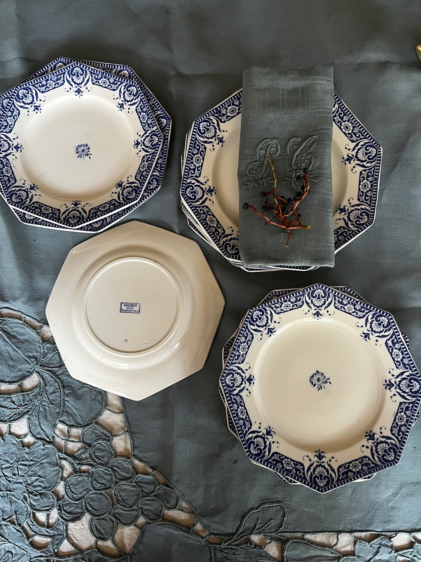 Salignac plates