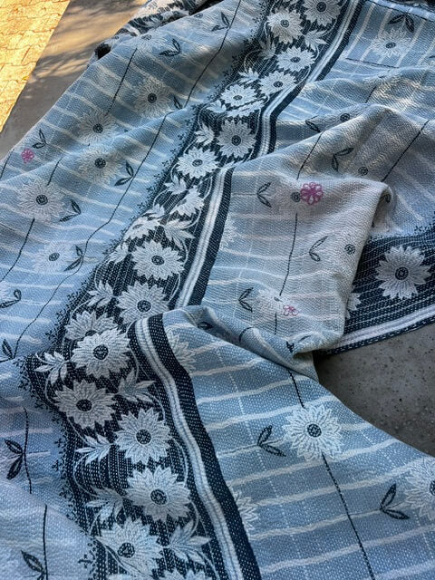 Les Nuits de Princesse Marie – Parure Ancienne Gris Souris & Kantha Indien
