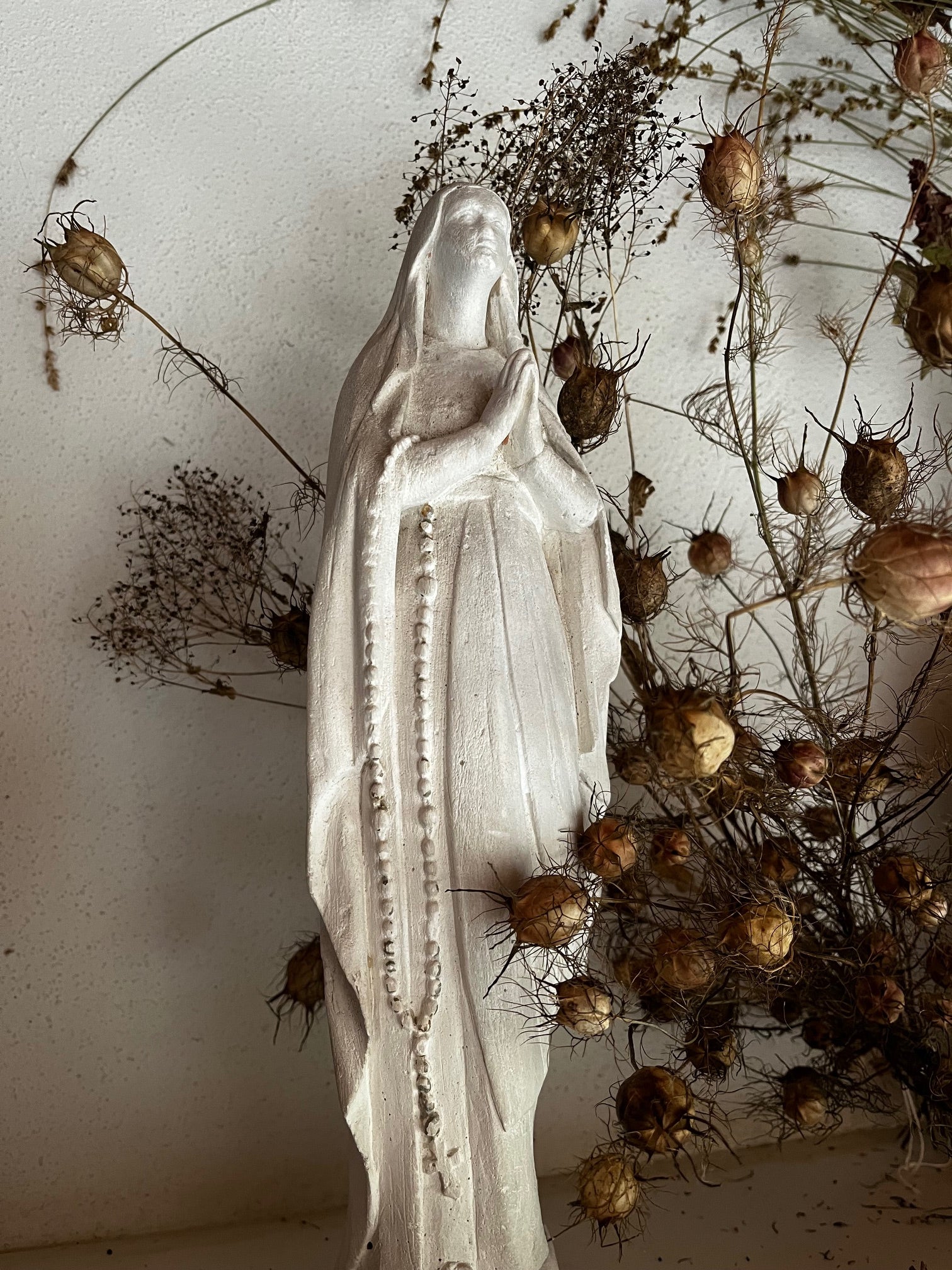 Statue de la Vierge Marie en plâtre 38 cm- décoration religieuse catholique. Antique Virgin Mary plaster statue, vintage religious decor