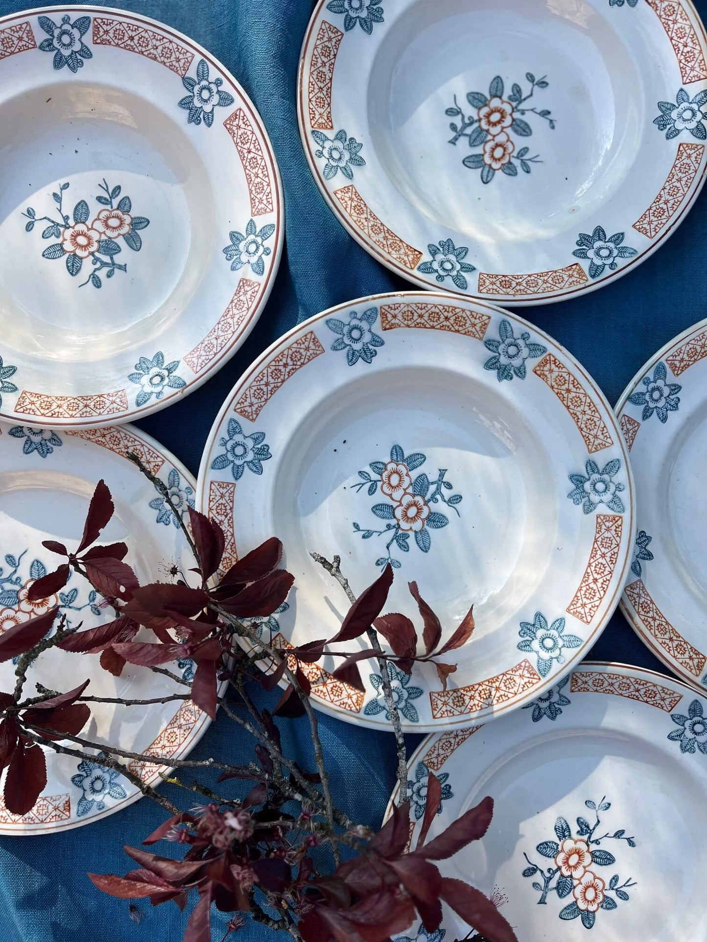 Vaisselle Longwy vintage pour décoration de table élégante