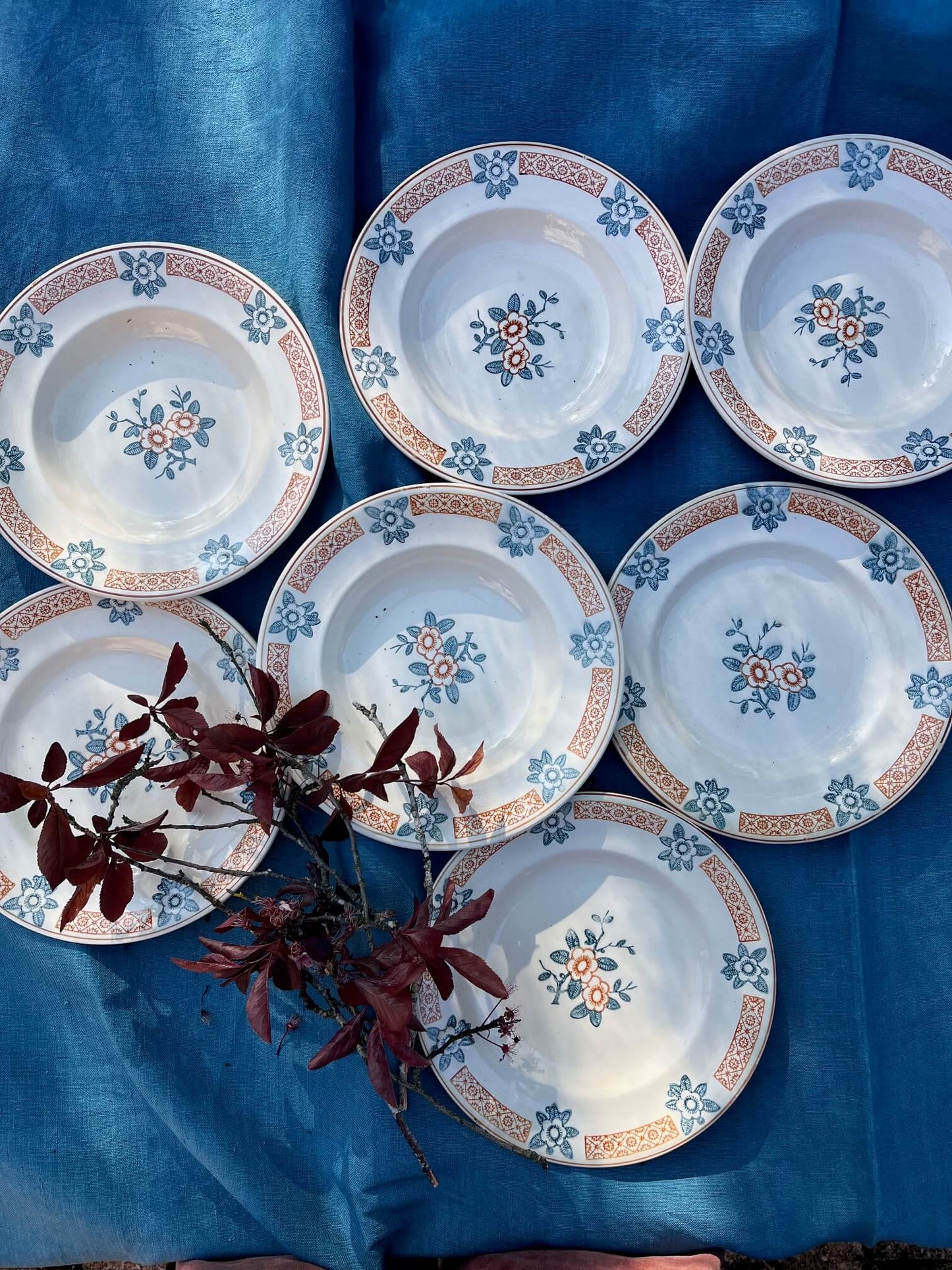 Lot de 7 assiettes Longwy Madras en terre de fer vaisselle vintage
