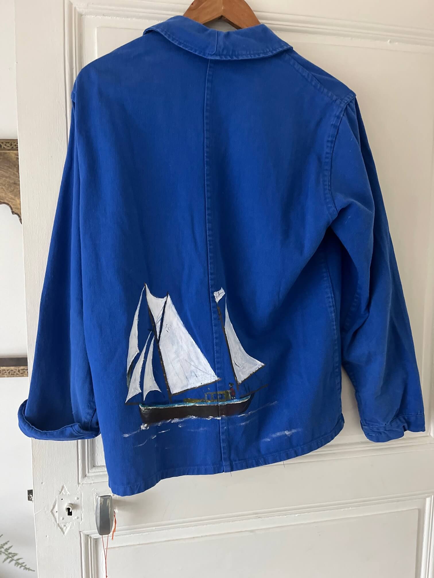 Veste bleu de travail marin vintage vue de dos, pièce unique peinte à la main