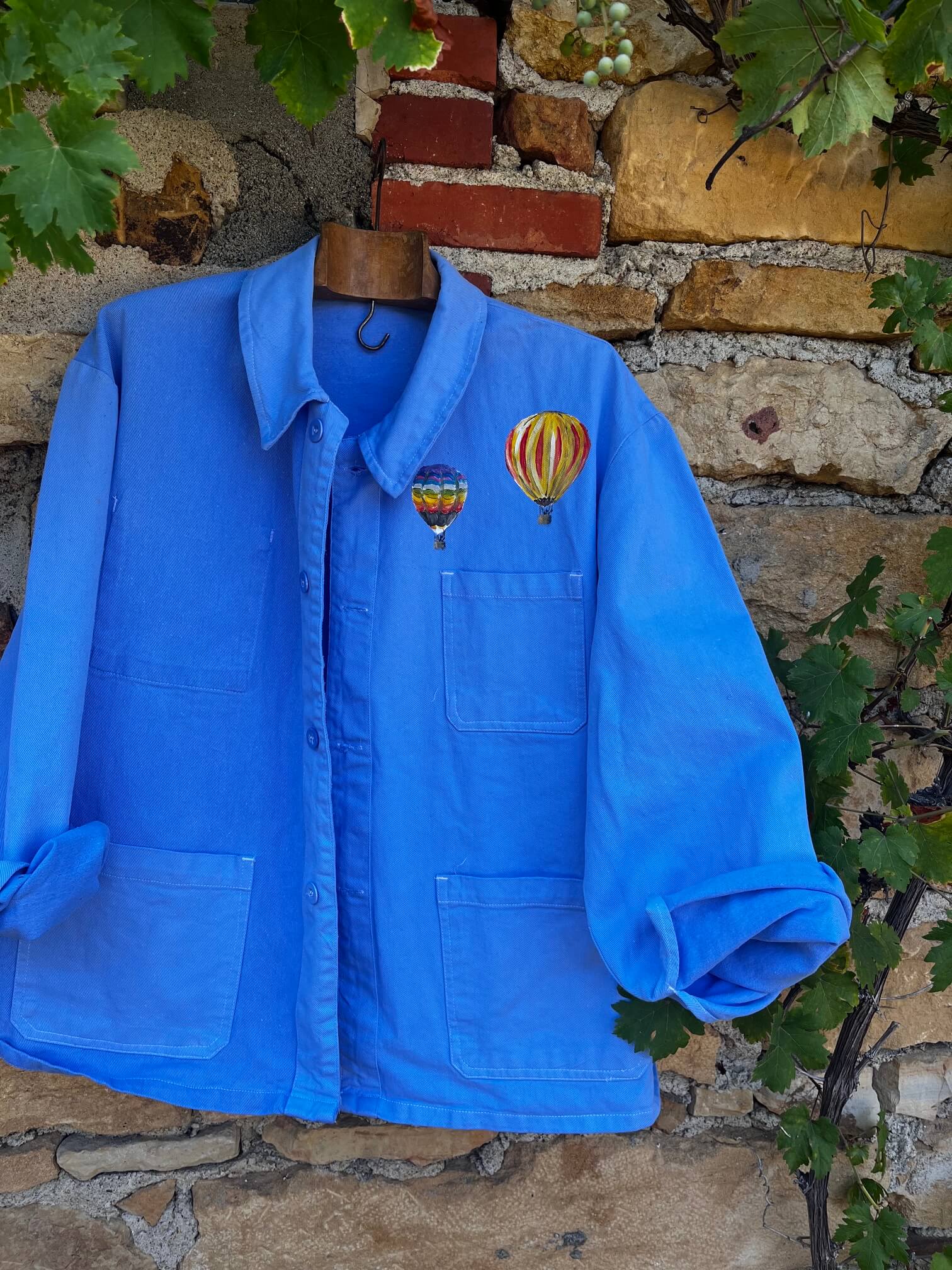 Bleu de travail vintage Mr Montgolfière porté – veste française peinte à la main – mode responsable