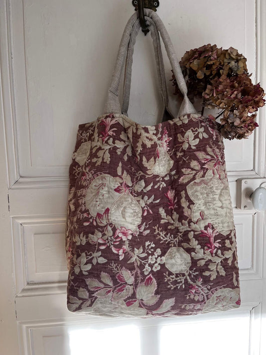 Cabas en chanvre artisanal modèle Lily, pièce unique faite main en France.