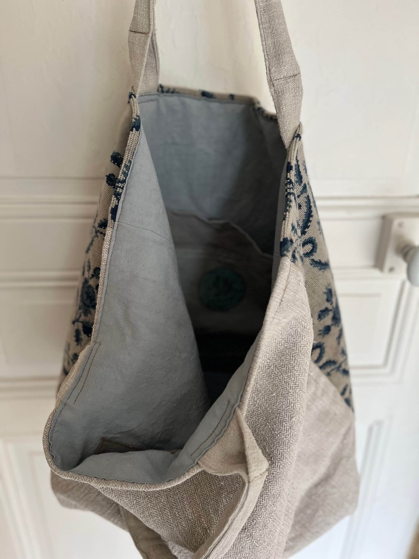 détails du cabas en chanvre poches intérieures artisanales