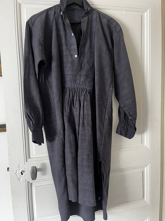 Chemise ancienne teinte charbon en lin et chanvre vue de face