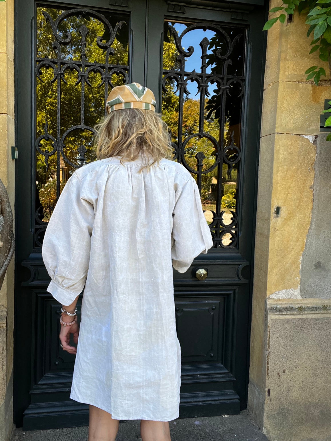 Chemise en chanvre ancien au style vintage et authentique de dos