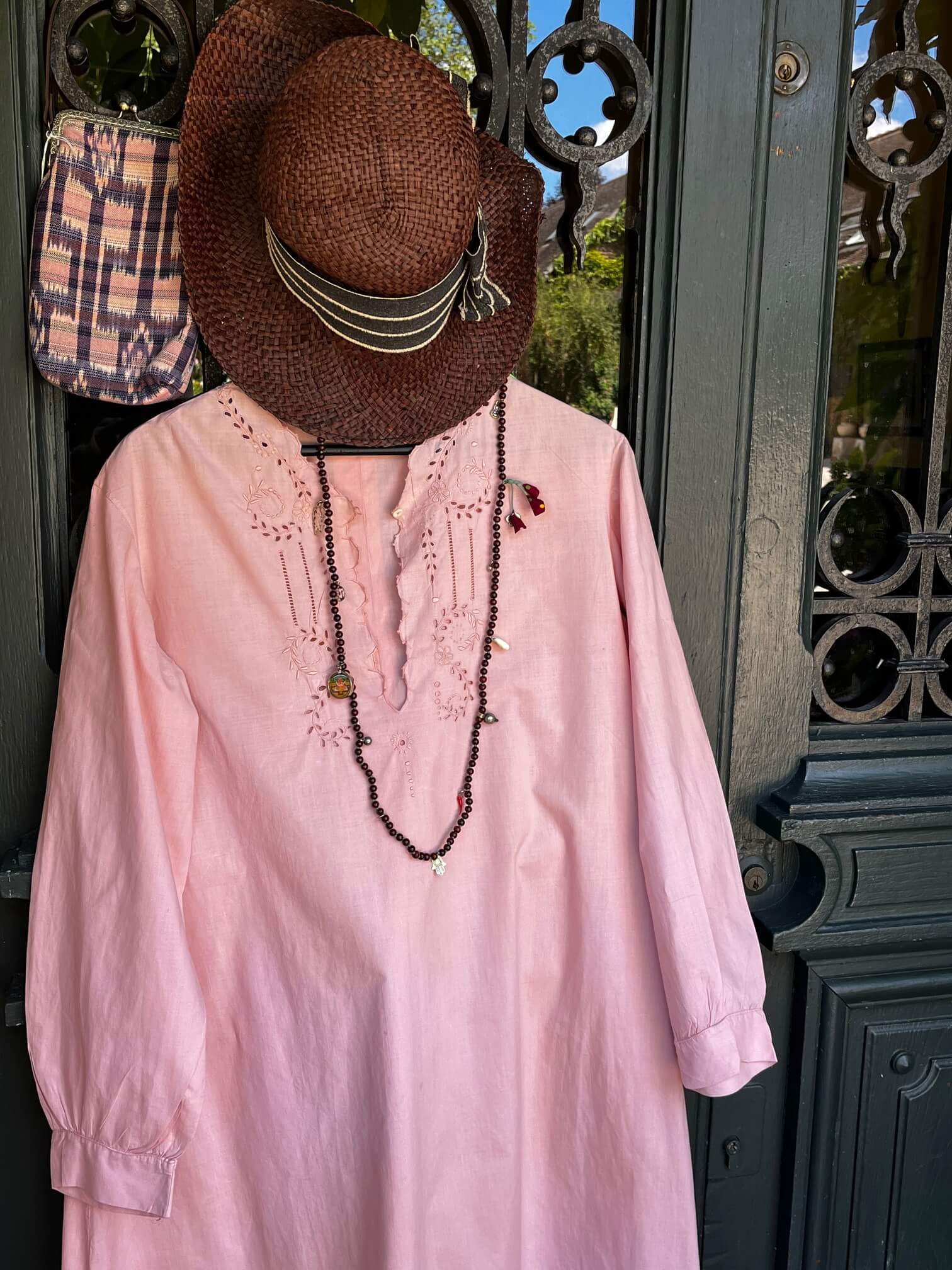 Chemise longue en coton ancien, teinte rose fait main