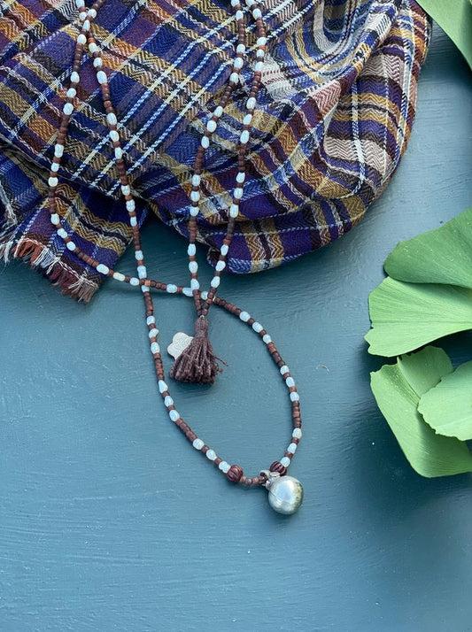 Collier mala artisanal Silver Bell – perles fantaisie pour méditation ou yoga
