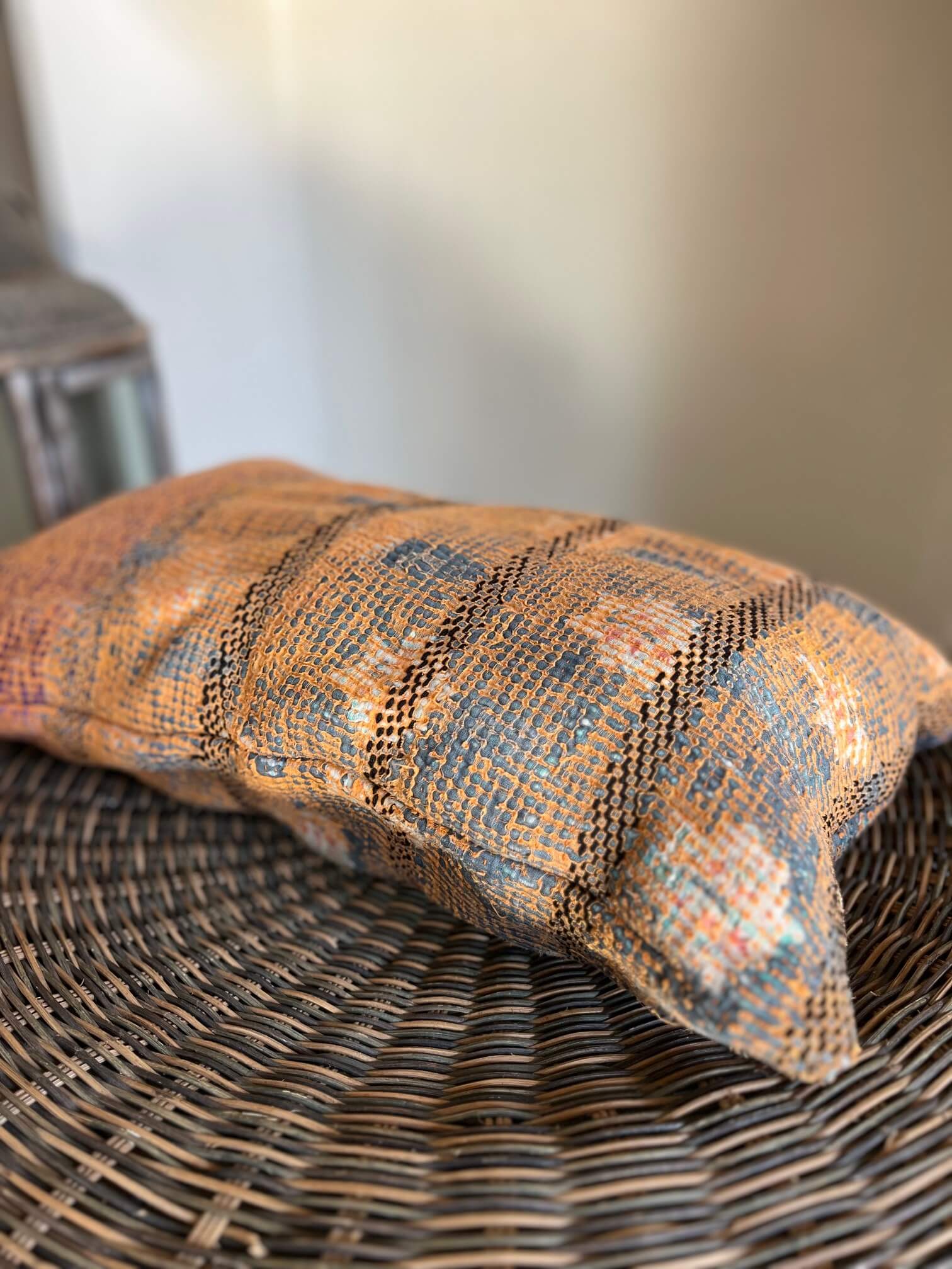Coussin artisanal en coton recyclé 50x30, décoration bohème pour chambre
