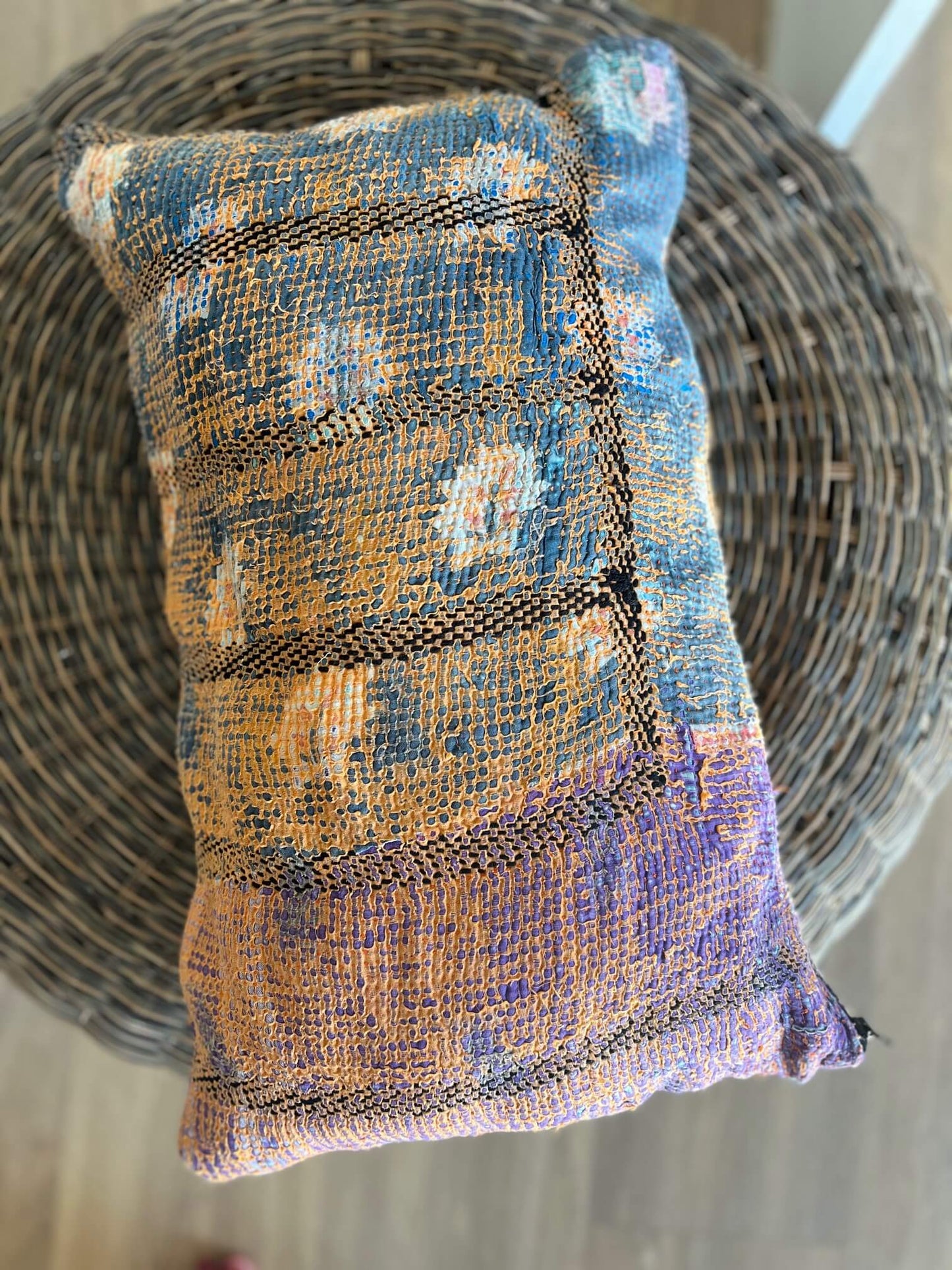 Coussin rectangulaire Kantha pour canapé ou fauteuil, déco bohème artisanale