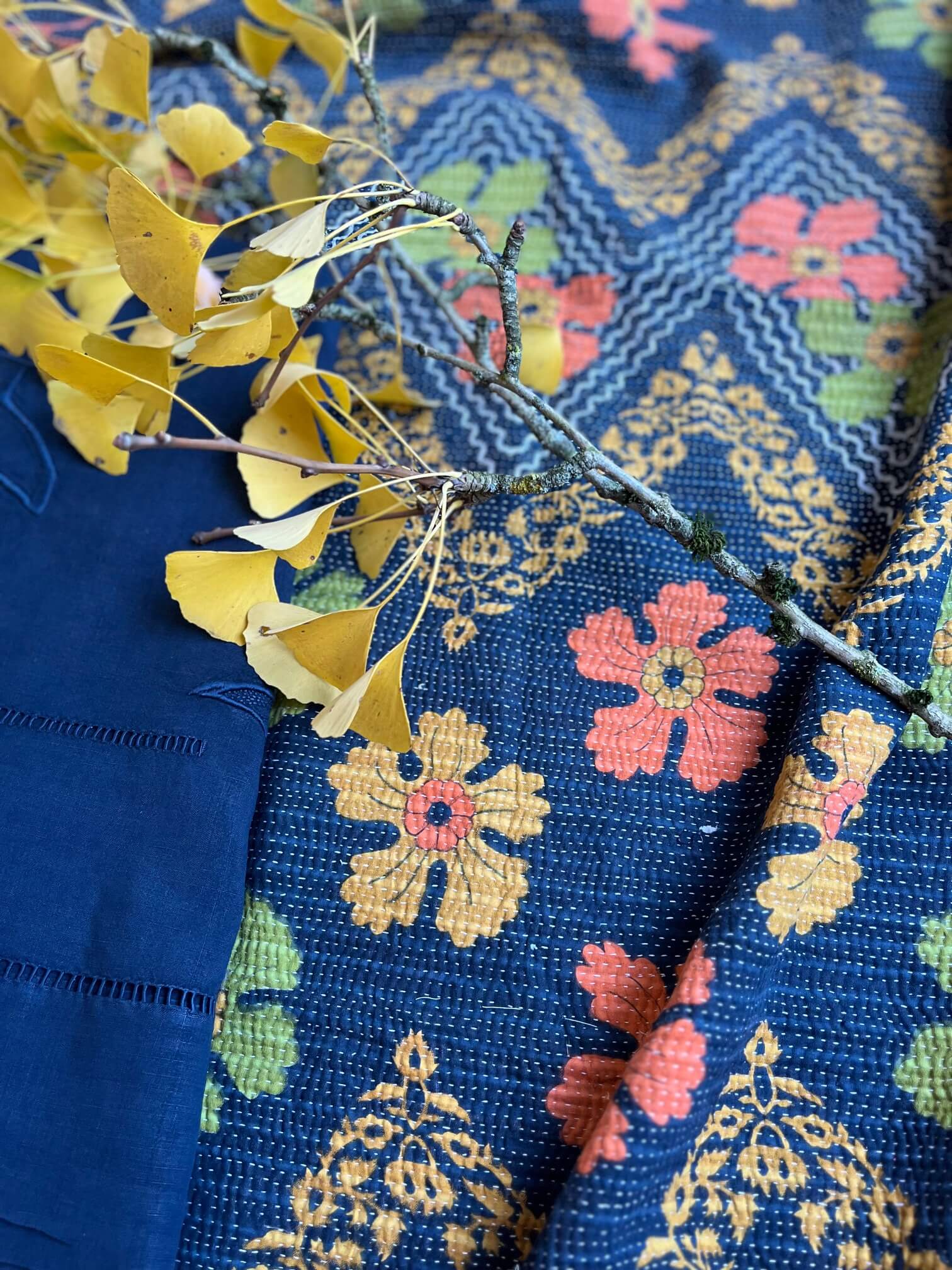 Couvre-lit Kantha indien fait main bleu marine
