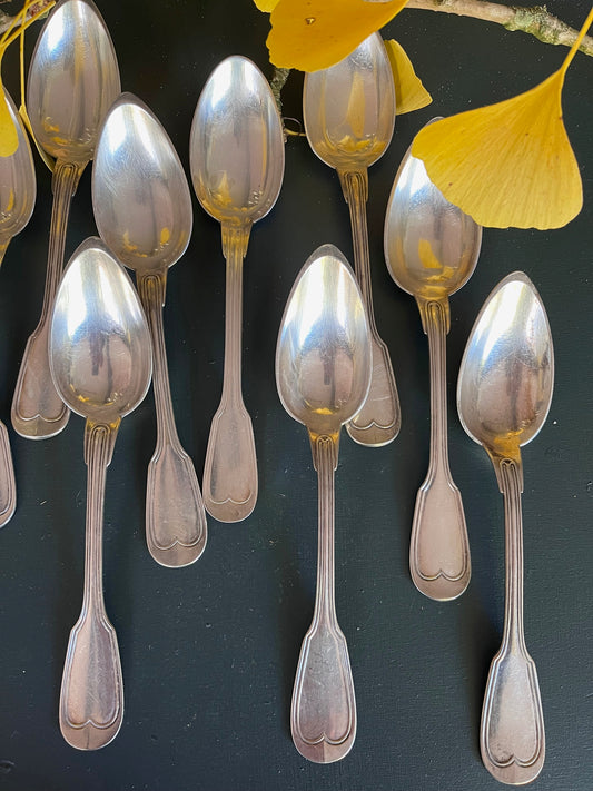 Lot de cuillères à soupe vintage en métal argenté dépareillées