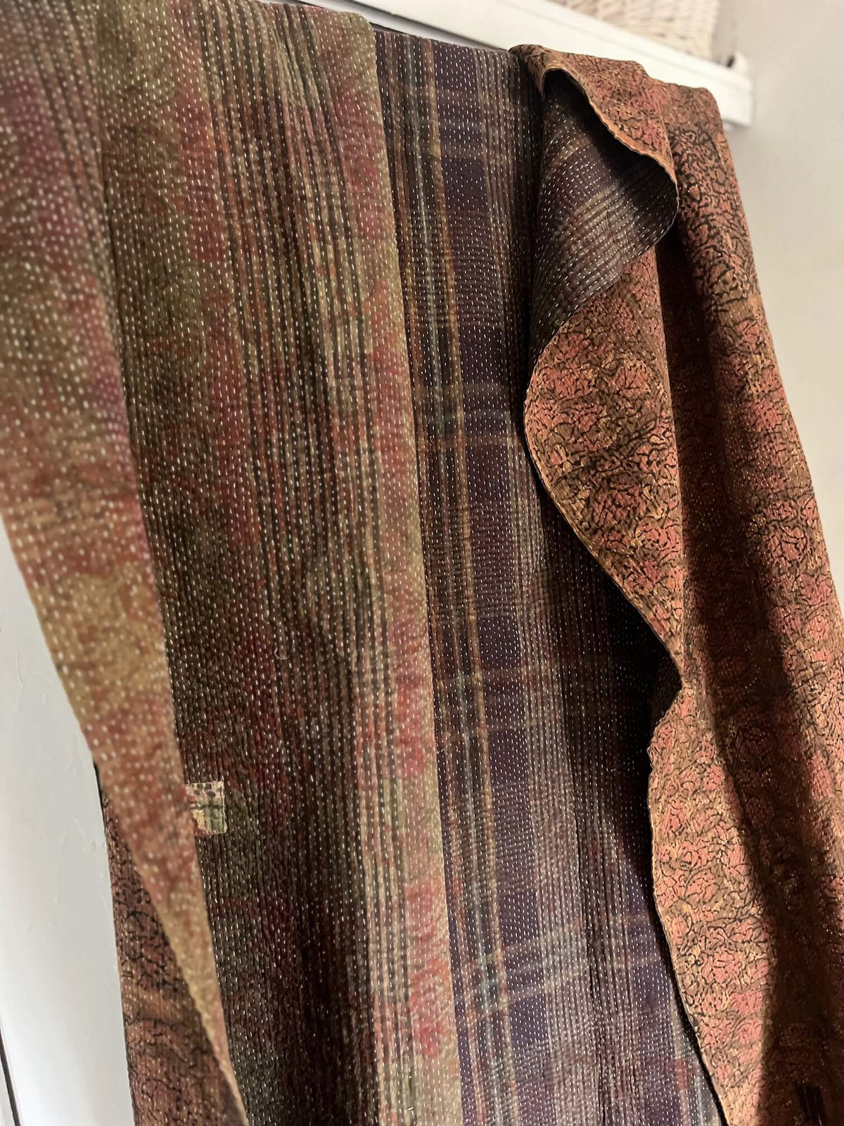 Détail des matières et textures du kantha moka reversible