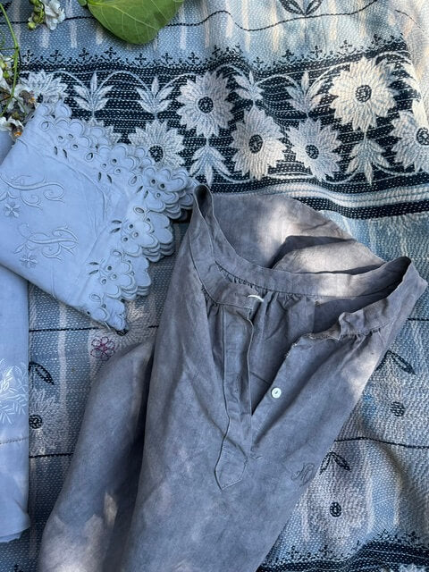 Drap ancien en lin teint gris souris issu de la collection Les Nuits de Princesse Marie