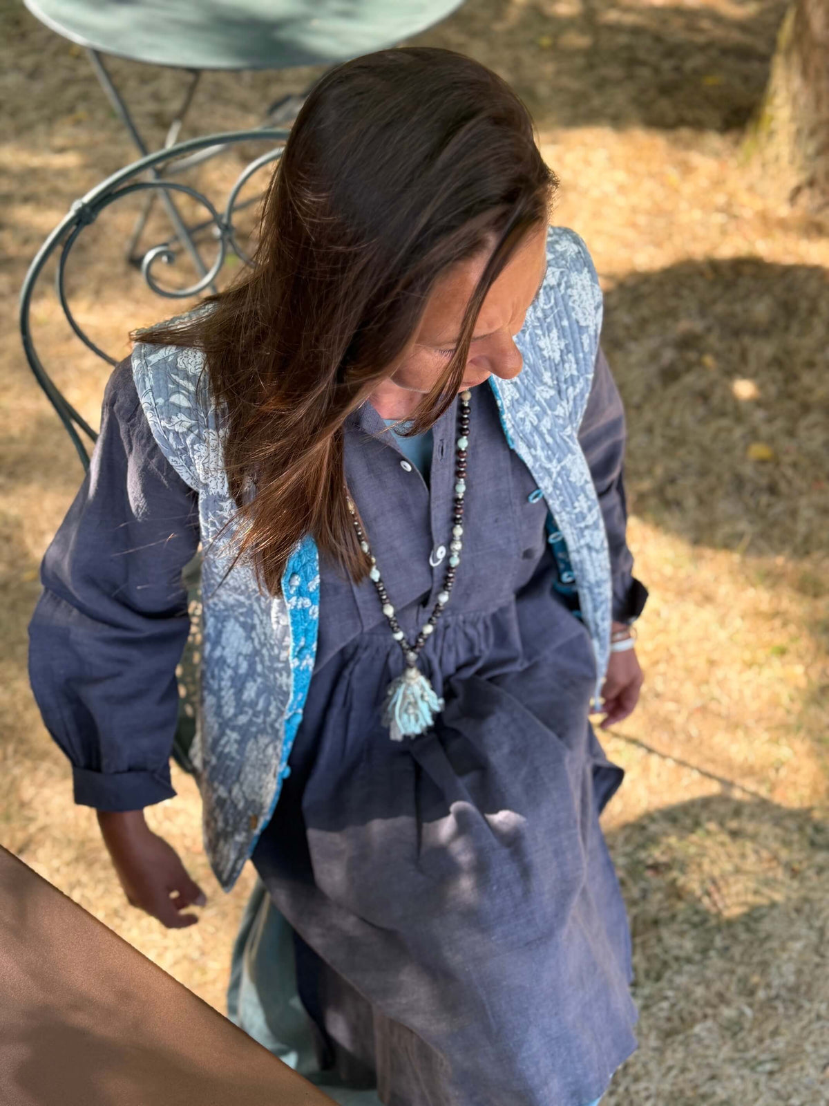 Gilet Kantha Émilie réversible côté bleu et blanc