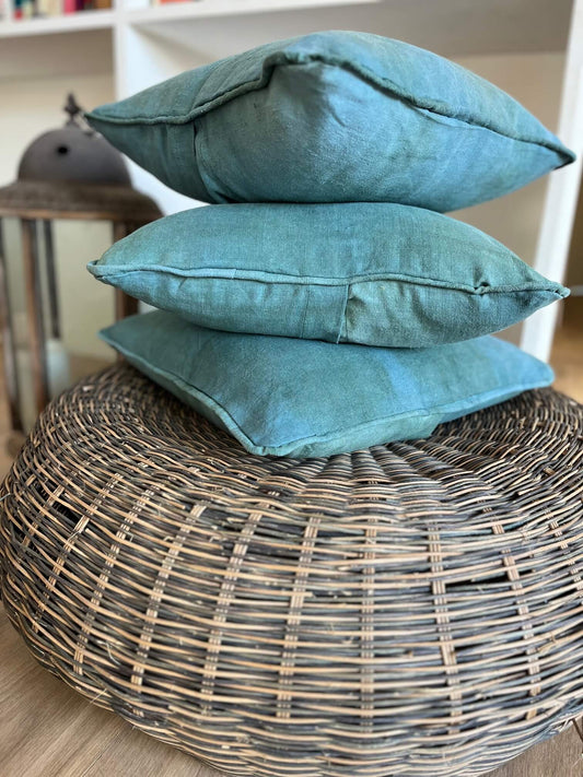 Housse de coussin turquoise 40x40 cm en lin tie dye artisanale pour salon et chambre