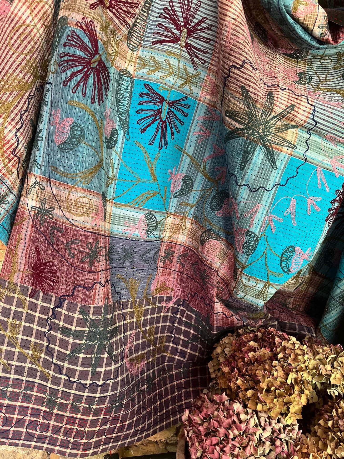Couvre-lit bohème chic Suzani indien artisanal pièce unique
