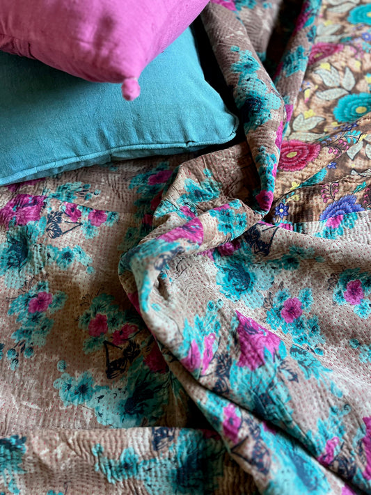 Couvre-lit Kantha indien fait main en coton fleuri réversible 158x190
