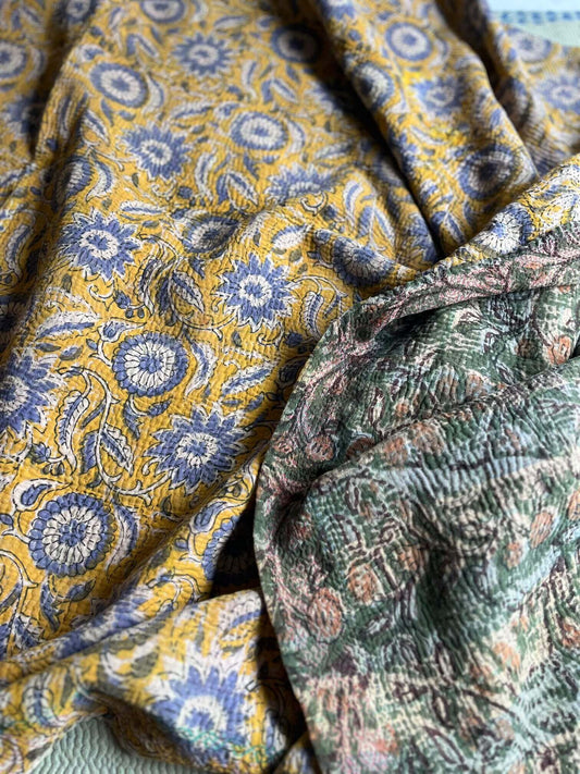 Couvre-lit Kantha indien fait main réversible en coton ocre 125x200