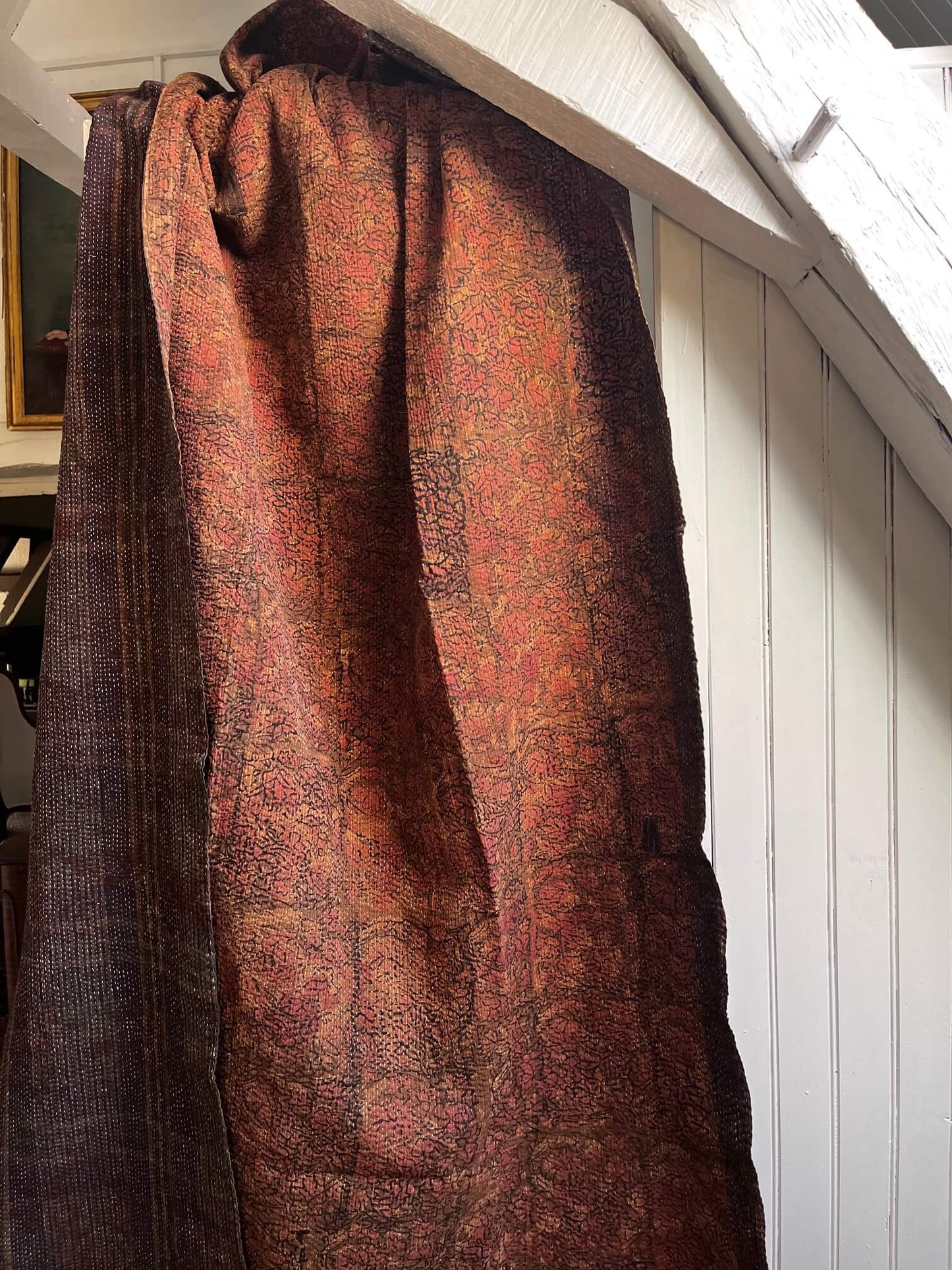 Kantha indien réversible fait main en coton, couvre-lit artisanal brun chocolat et terracotta de 236 x 154 cm.
