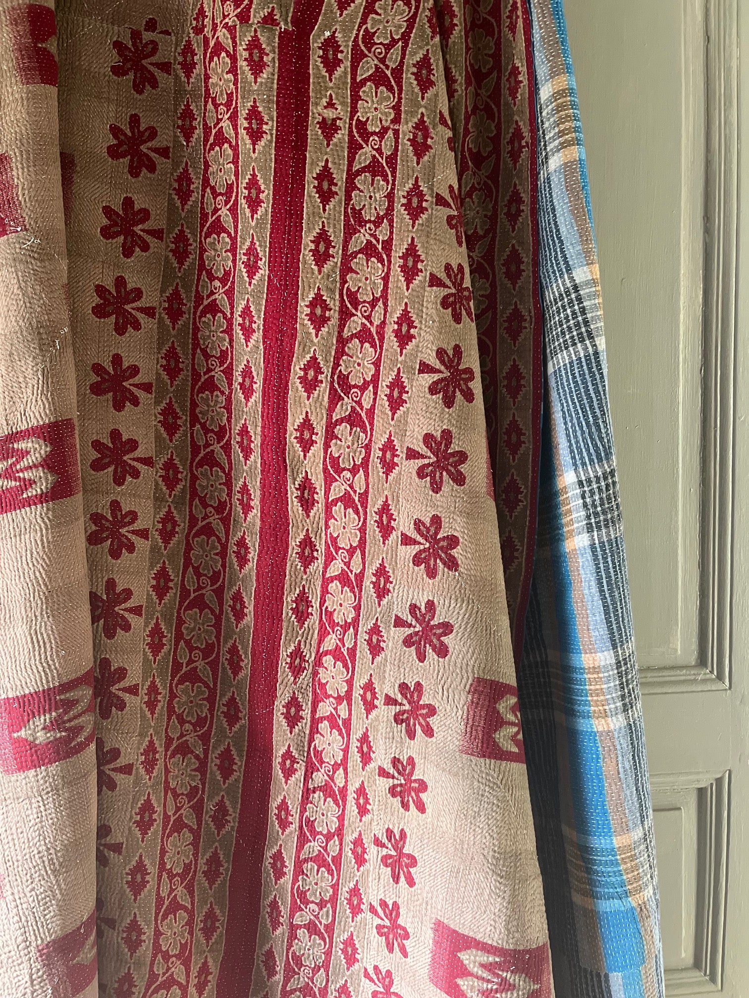 Couvre-lit kantha coton vert style bohème chic intérieur