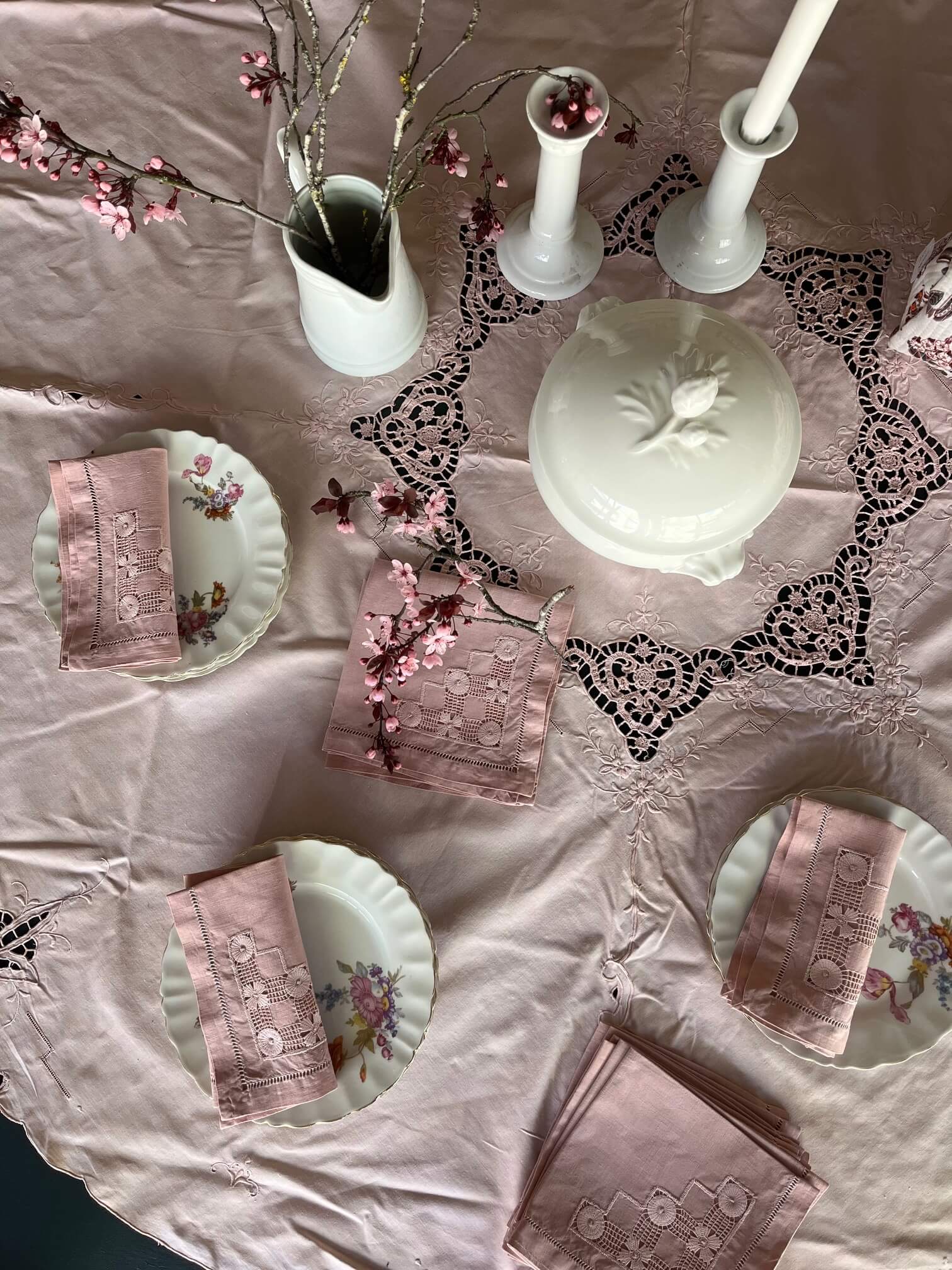 Linge ancien Madagascar années 50 brodé main