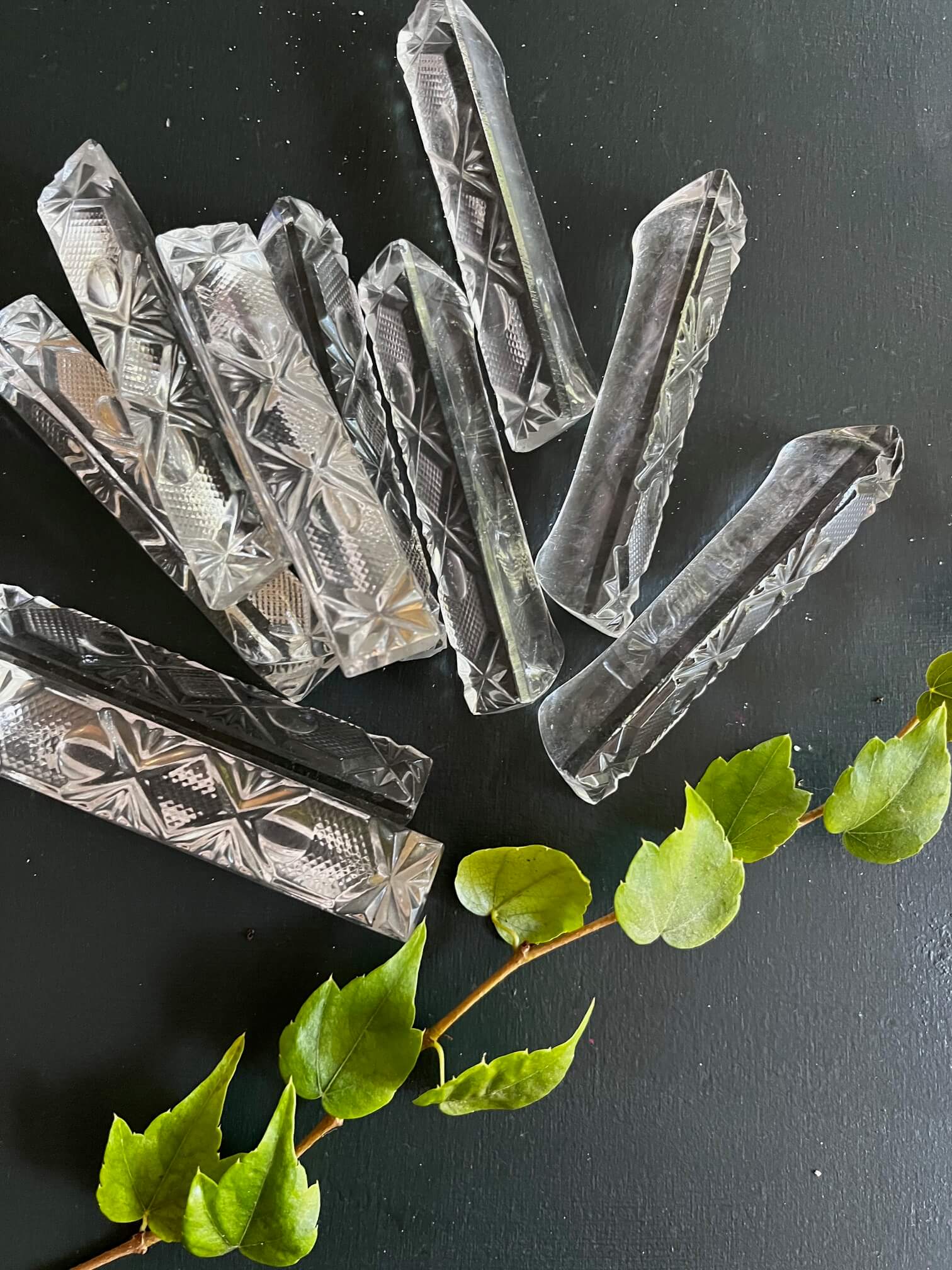 Lot de 10 portes-couteaux en verre transparent, art de la table français élégant, prix 29€