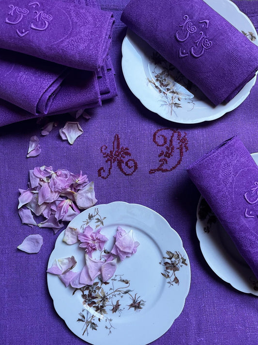Nappe ancienne en chanvre teint lilas, 225 x 200 cm