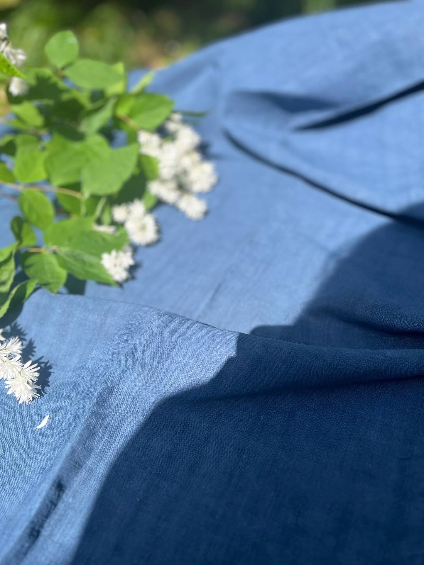Nappe bleu nuit en linge ancien français pour décoration campagne chic et maison de famille
