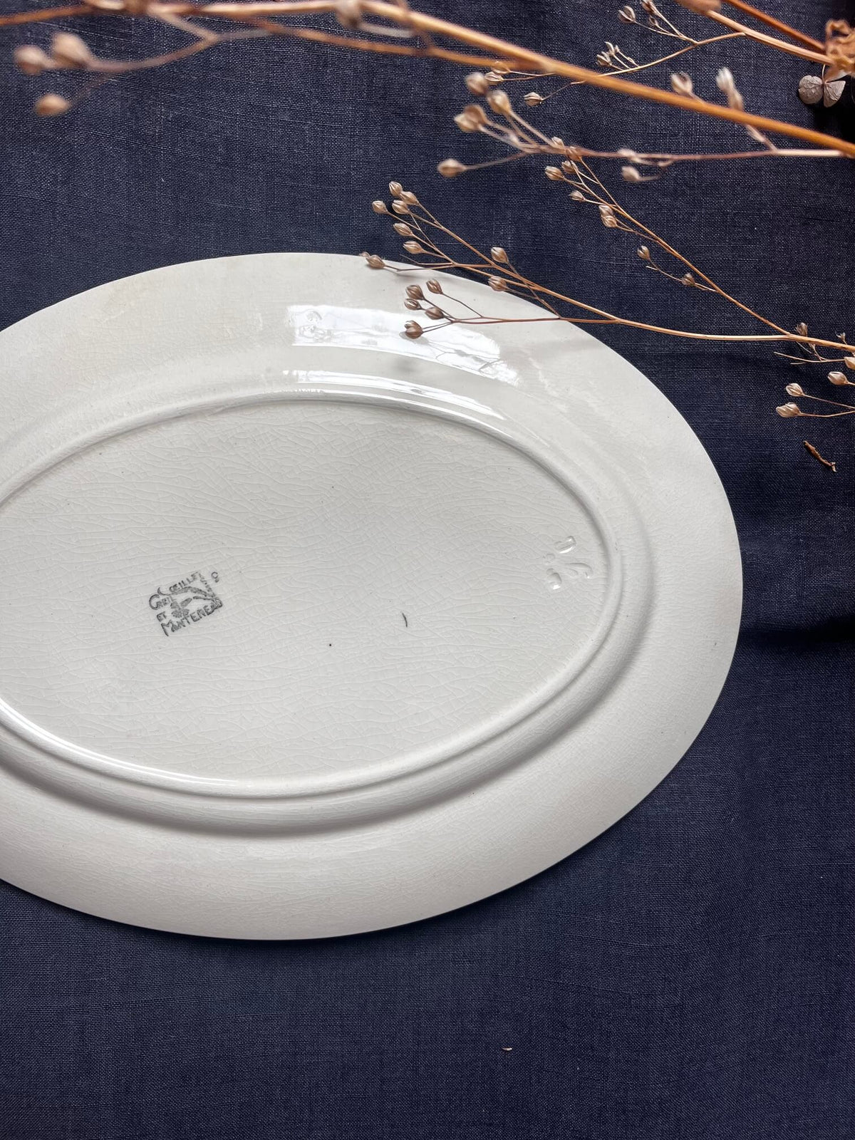 Plat ancien Creil Montereau en faïence vintage, forme ovale