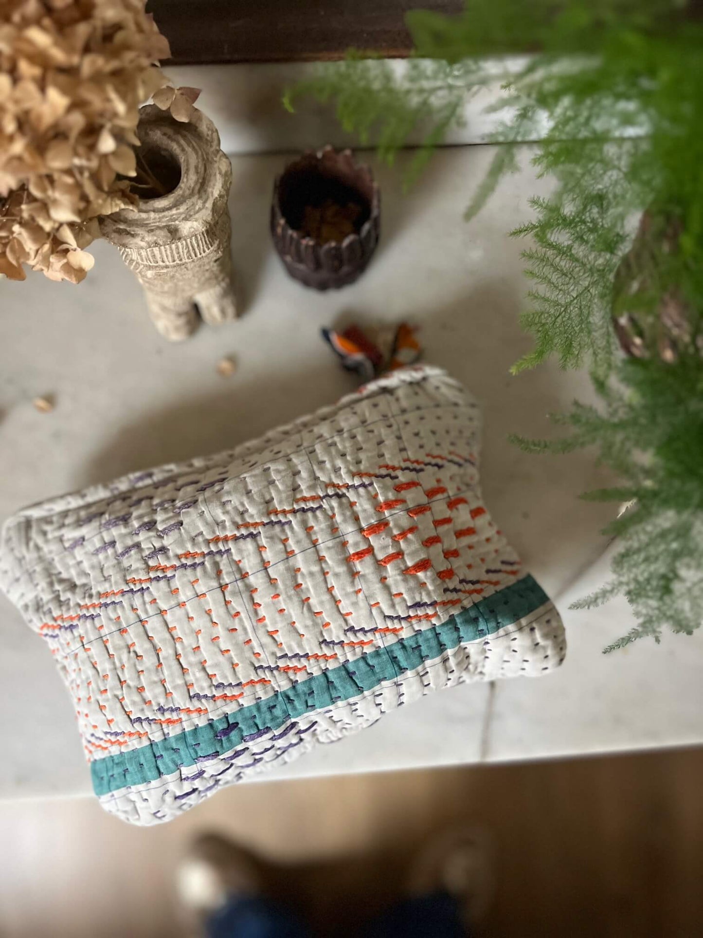 petite pochette blanche en kantha