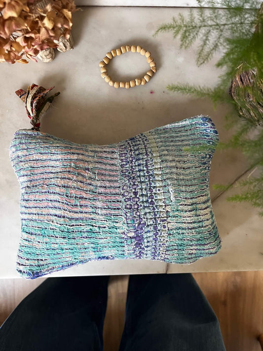 pochette à maquillage bleue