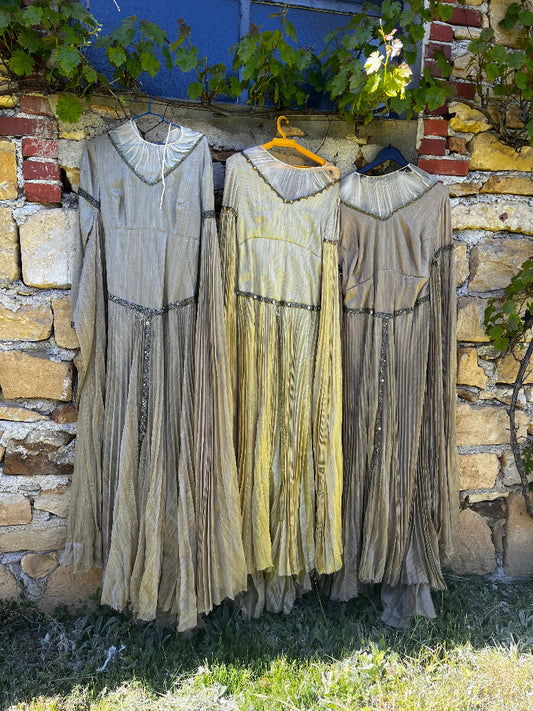 Robes de scène vintage plissées pour théâtre opéra et cinéma