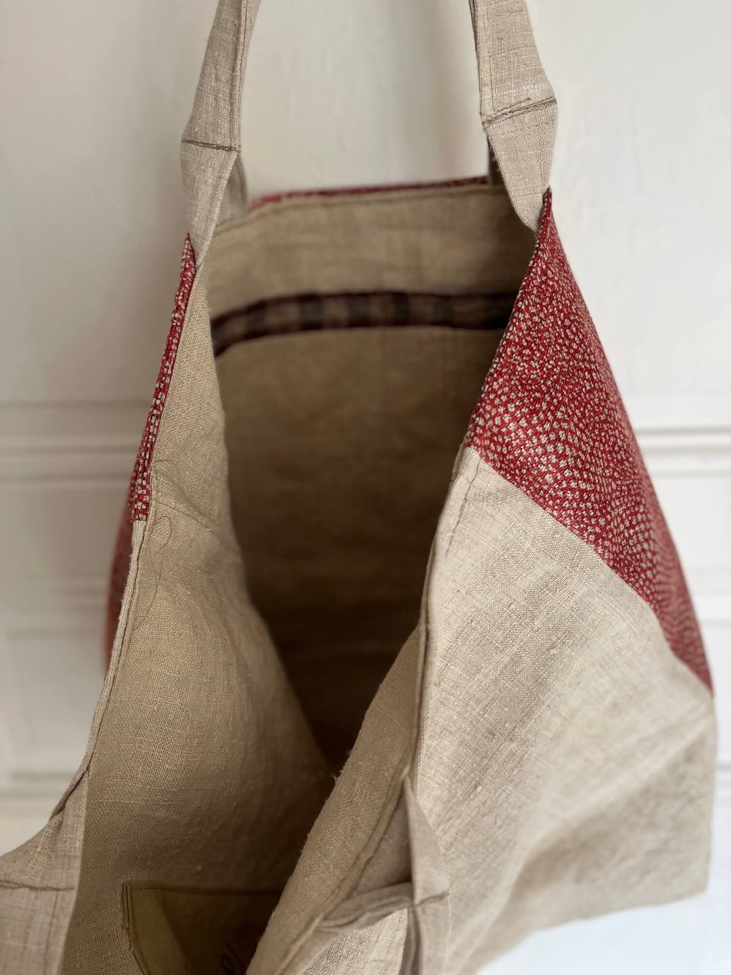 Détail du cabas Jane avec poches intérieures