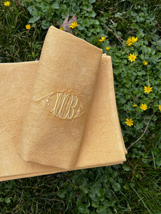 serviettes damassées en coton teintes en jaune