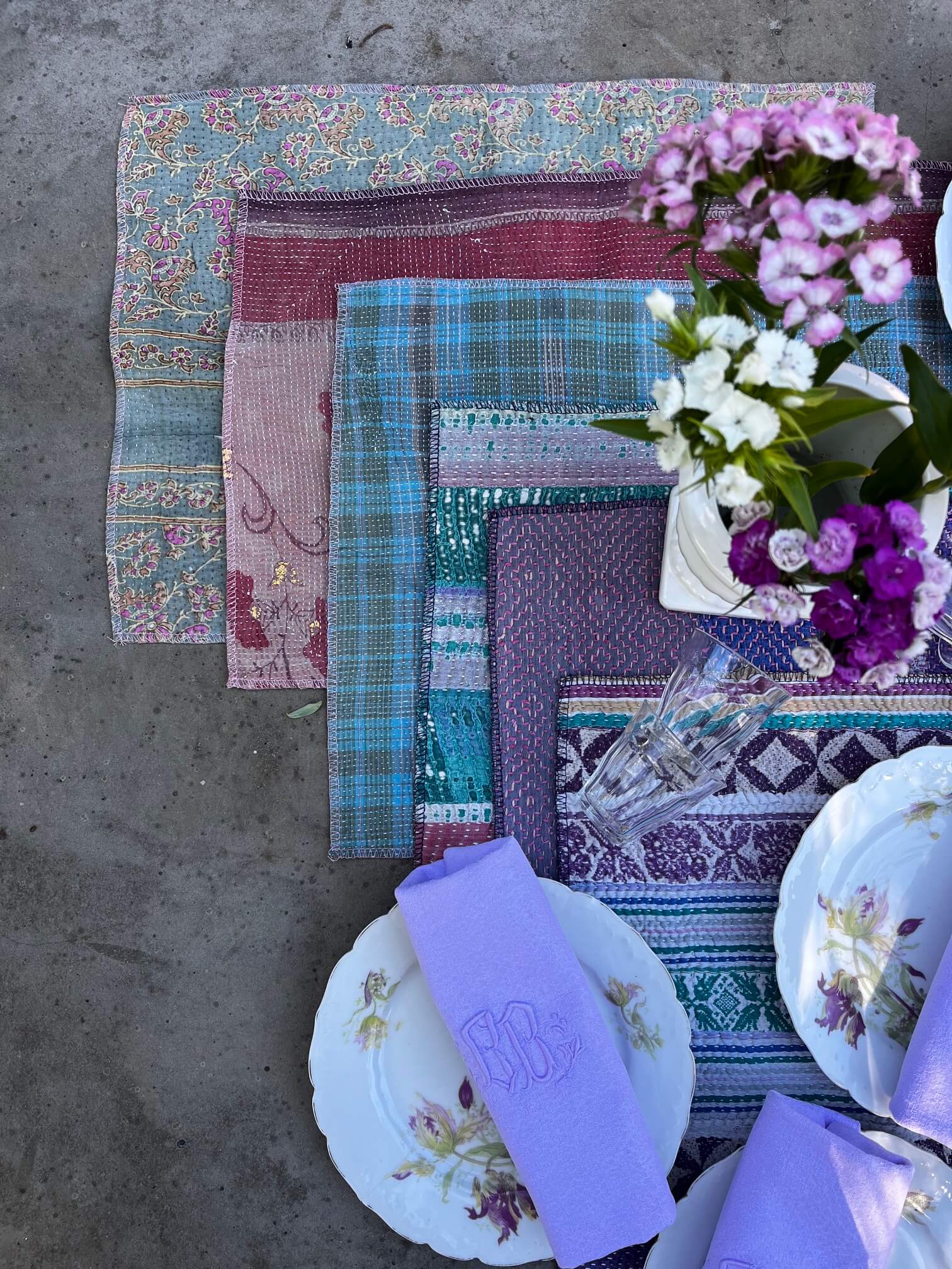 Set de table artisanal en kantha indien fait main coloré