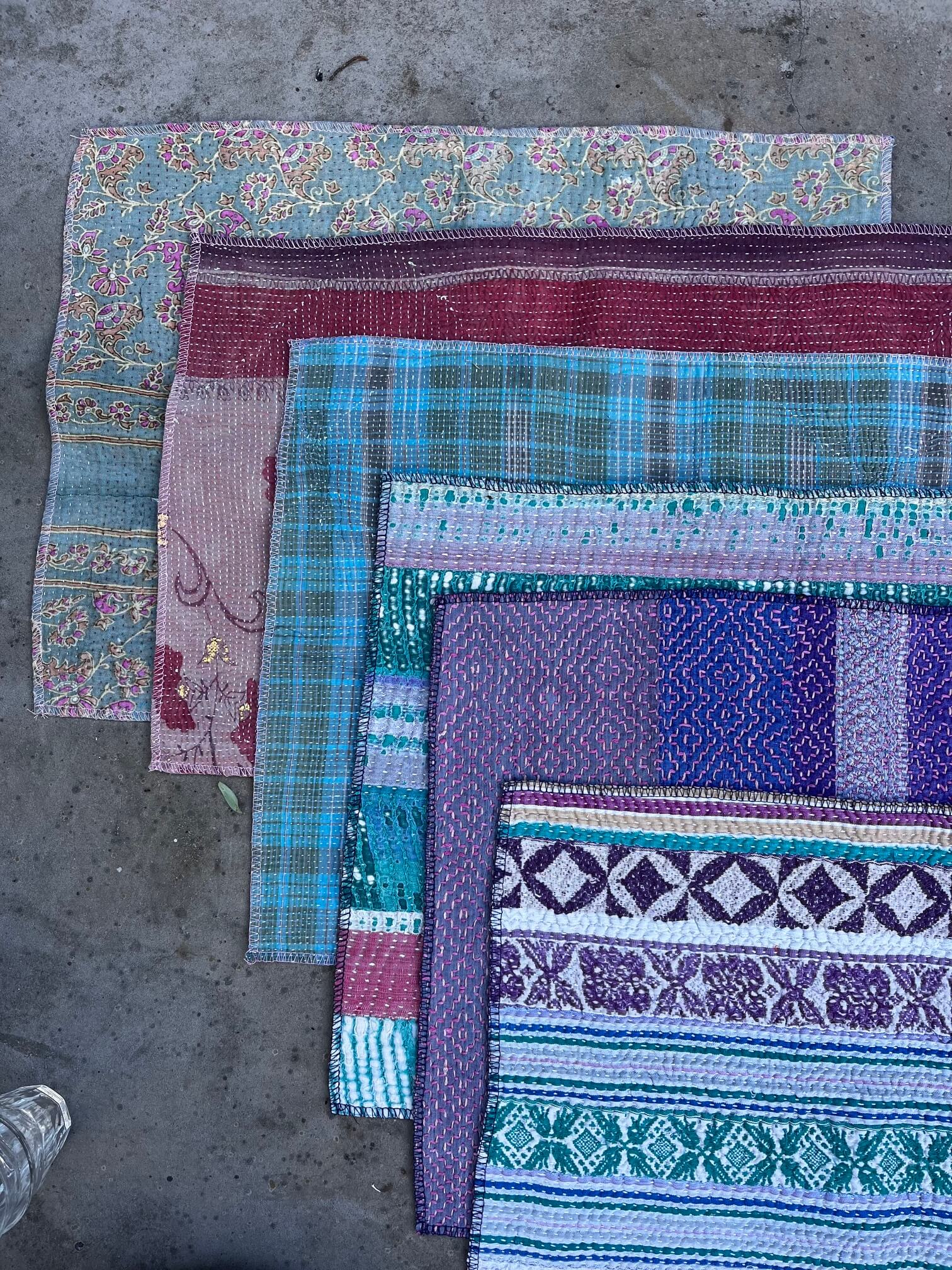 Sets de table réversibles en kantha indien pour table bohème chic
