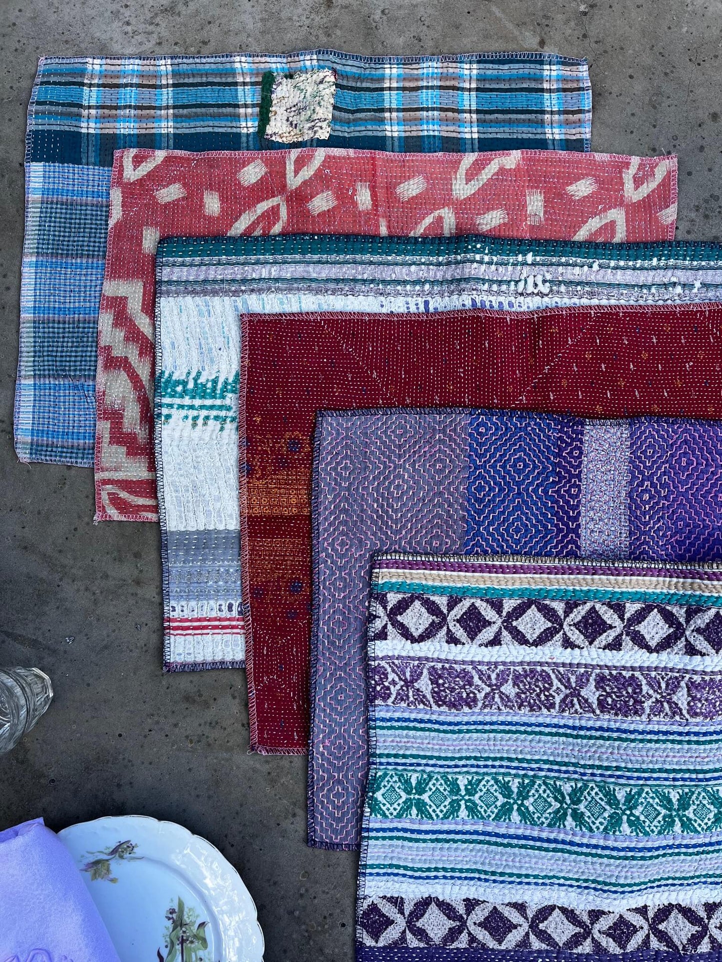 Décoration de table bohème avec sets de table en kantha indien