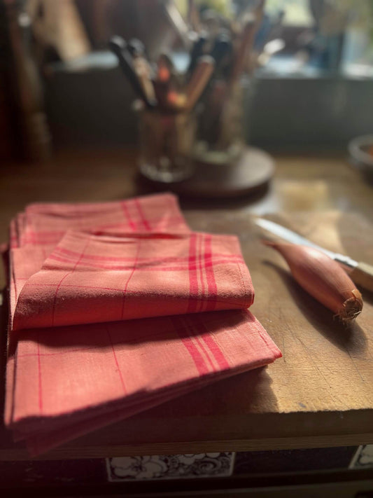 Torchon ancien teint terracotta en coton pour cuisine campagne chic